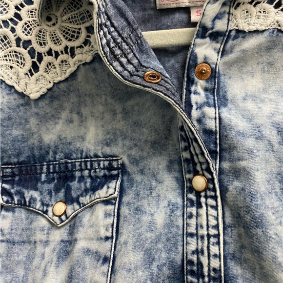 ❤️😍Panhandle Acid Wash Blue Tye Dye White Laced Collard Blue Jean Button Down - Picture 9 of 11